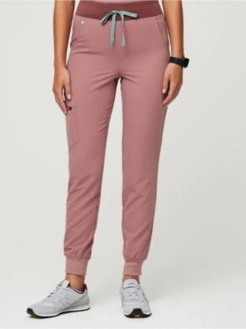 Women’s mineral mauve Jogger scrub pants